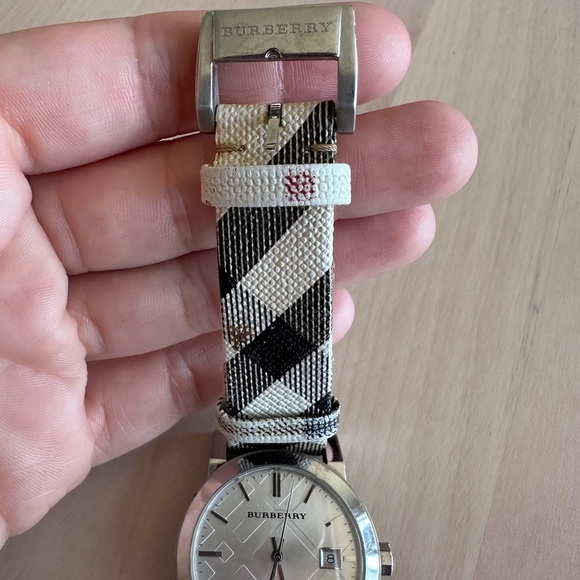 Burberry women’s watch - Picture 8 of 12